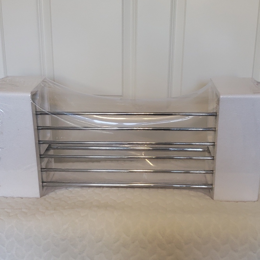 MINIMALIST TOWEL RACK STAINLESS STEEL 24"L